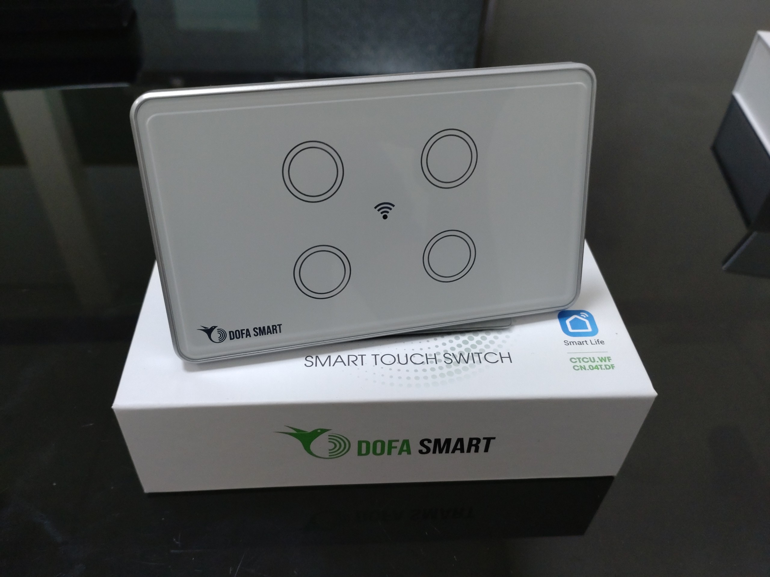 Công tắc thông minh wifi 4 nút bấm Dofa Smart